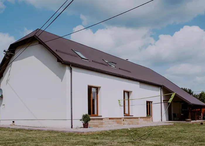 - Alexander Villa Cisiec