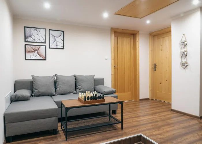 - Alexander * Cisiec